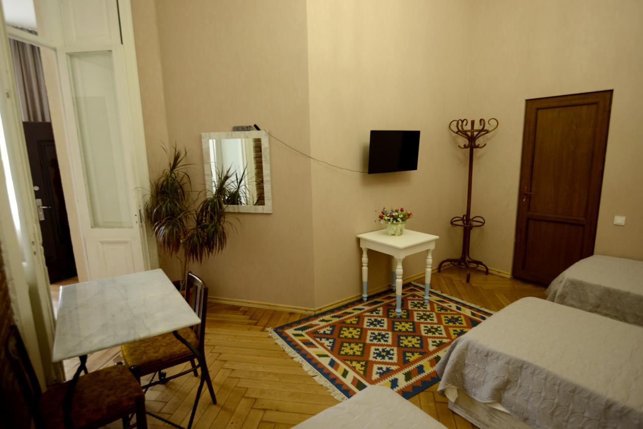 Atlant Hotel Tbilissi Extérieur photo