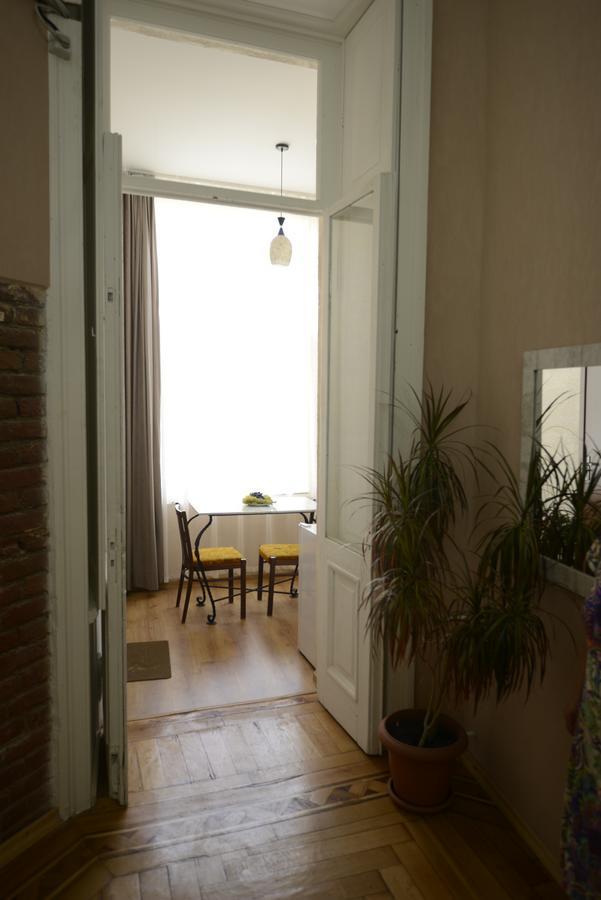 Atlant Hotel Tbilissi Extérieur photo